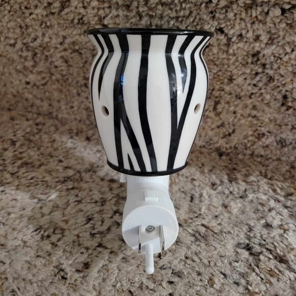 Scentsy Zebra Warmer - Picture 2 of 4